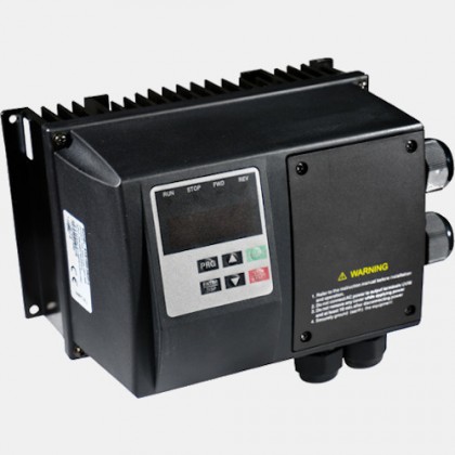 Falownik 3x400V AC 1,5 kW SXS1000-1R5P-4 Sanyu